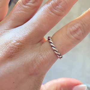 Pandora twist ring size 52 (6)